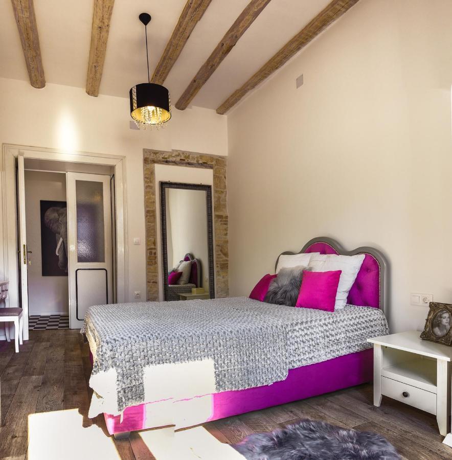 Emma'S Rooms B&B Pula Exterior photo